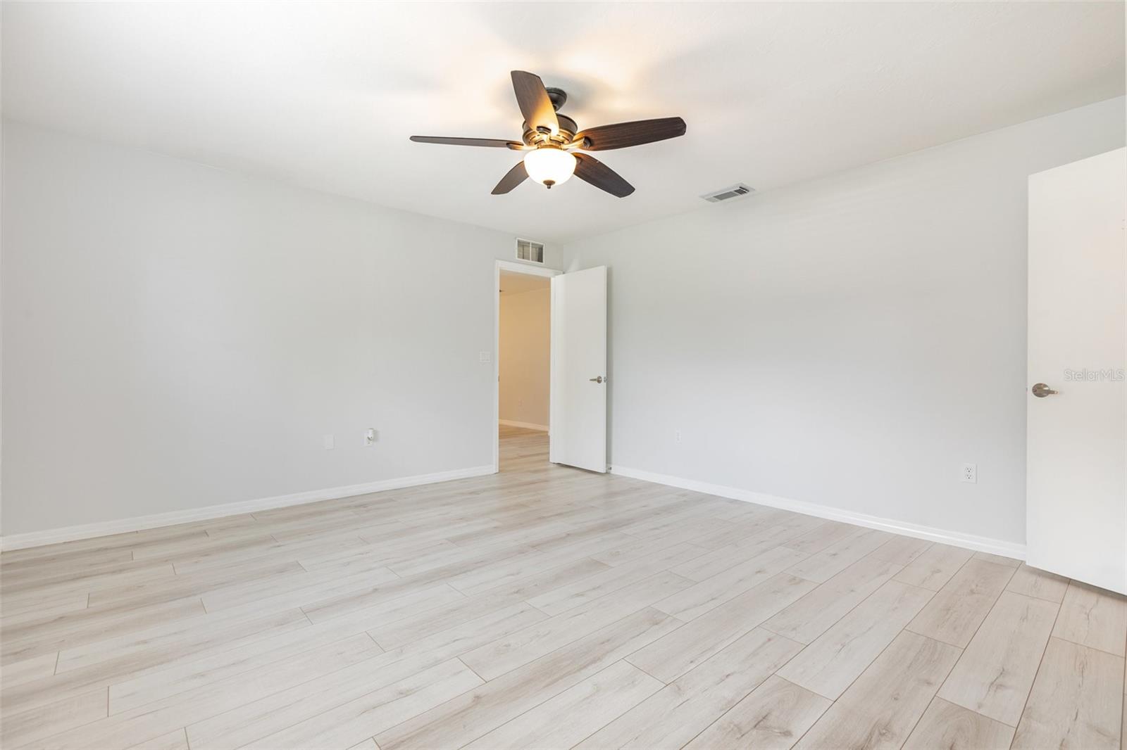 8434 CYPRESS LAKE CIR