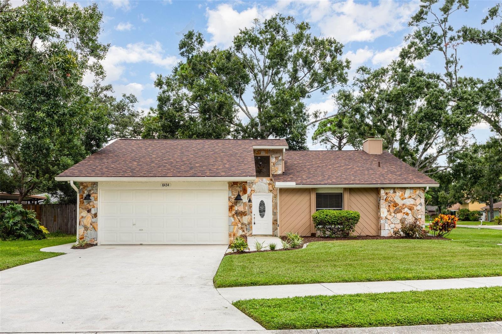 8434 CYPRESS LAKE CIR