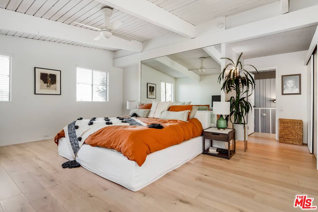 2436 Arbutus Dr