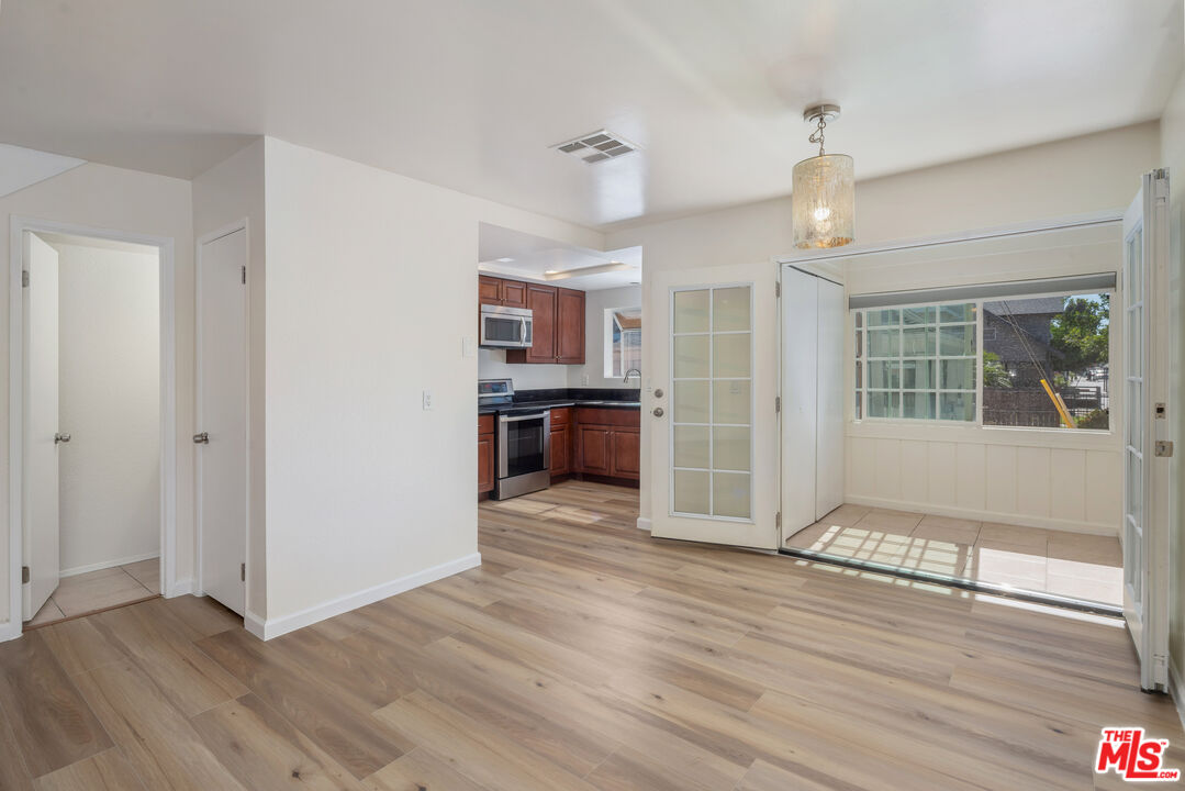 941 Elm Ave Unit: 11