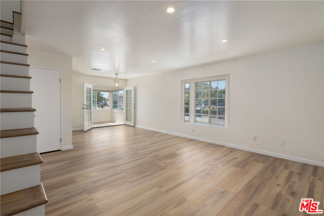 941 Elm Ave Unit: 11
