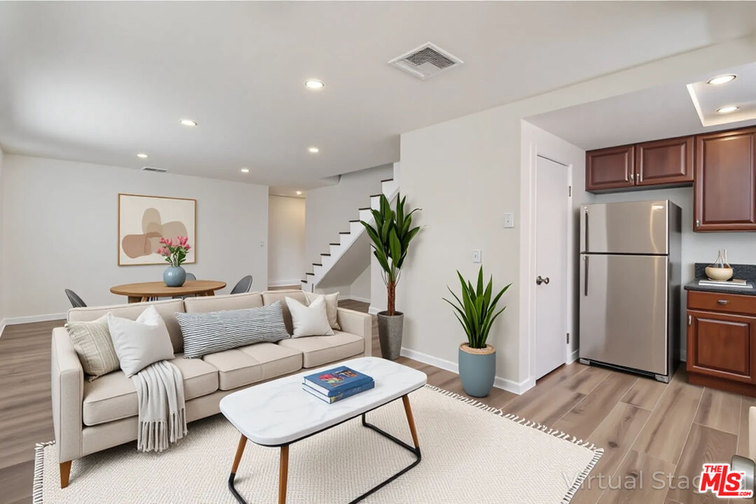 941 Elm Ave Unit: 11