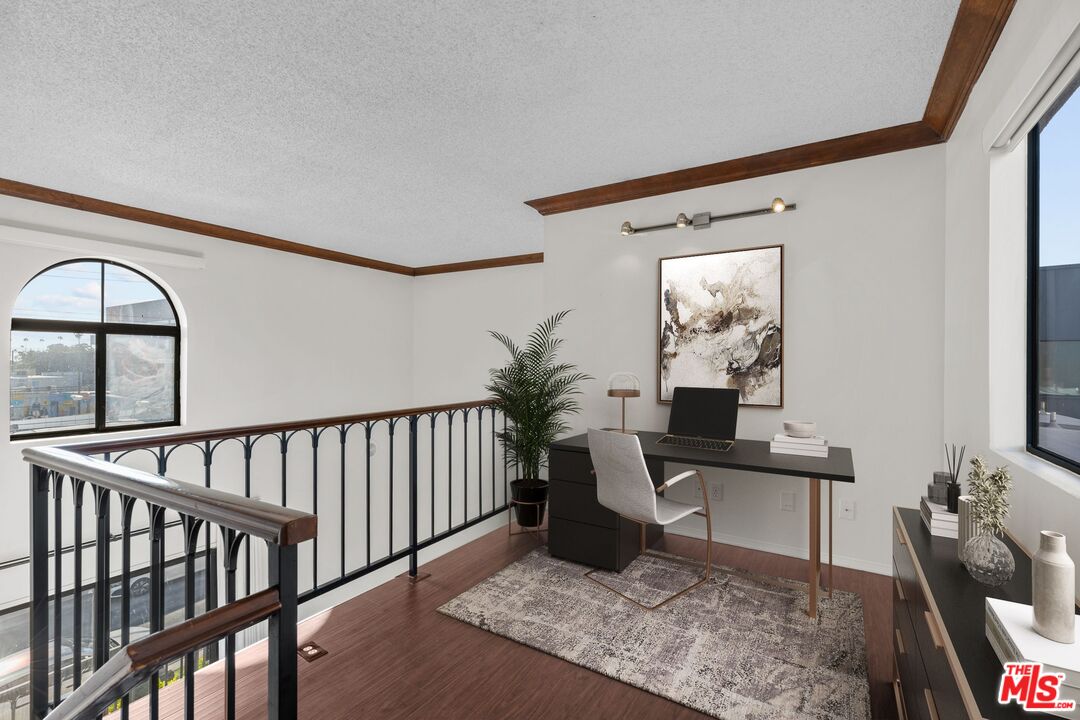 2480 Penmar Ave Unit: 2