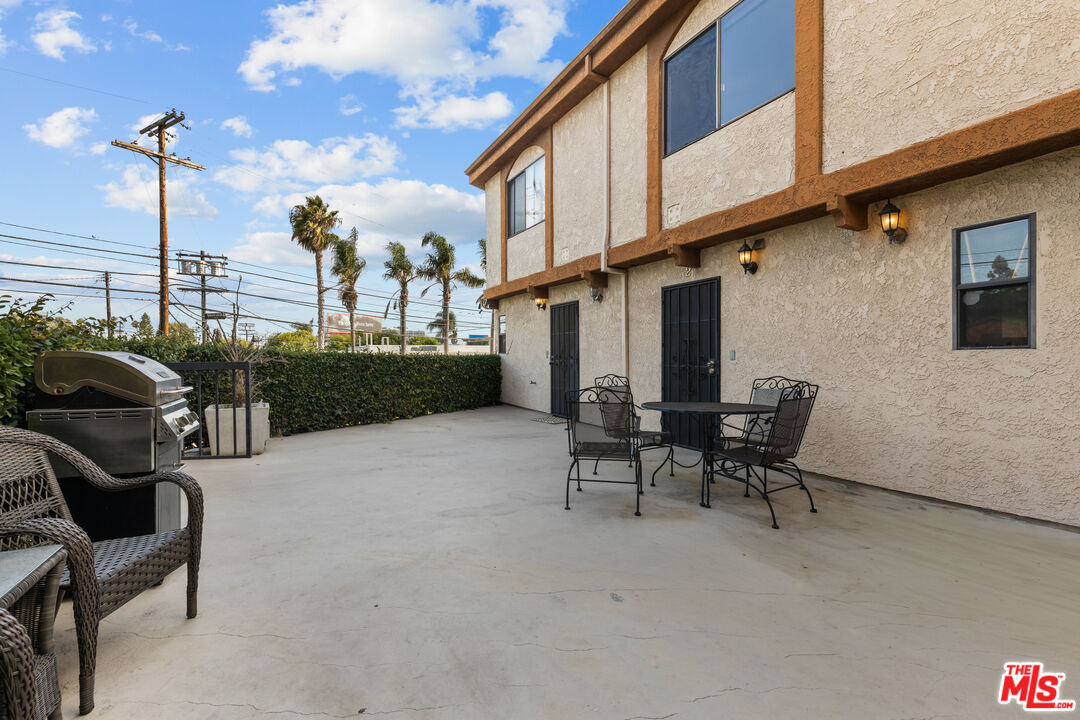 2480 Penmar Ave Unit: 2