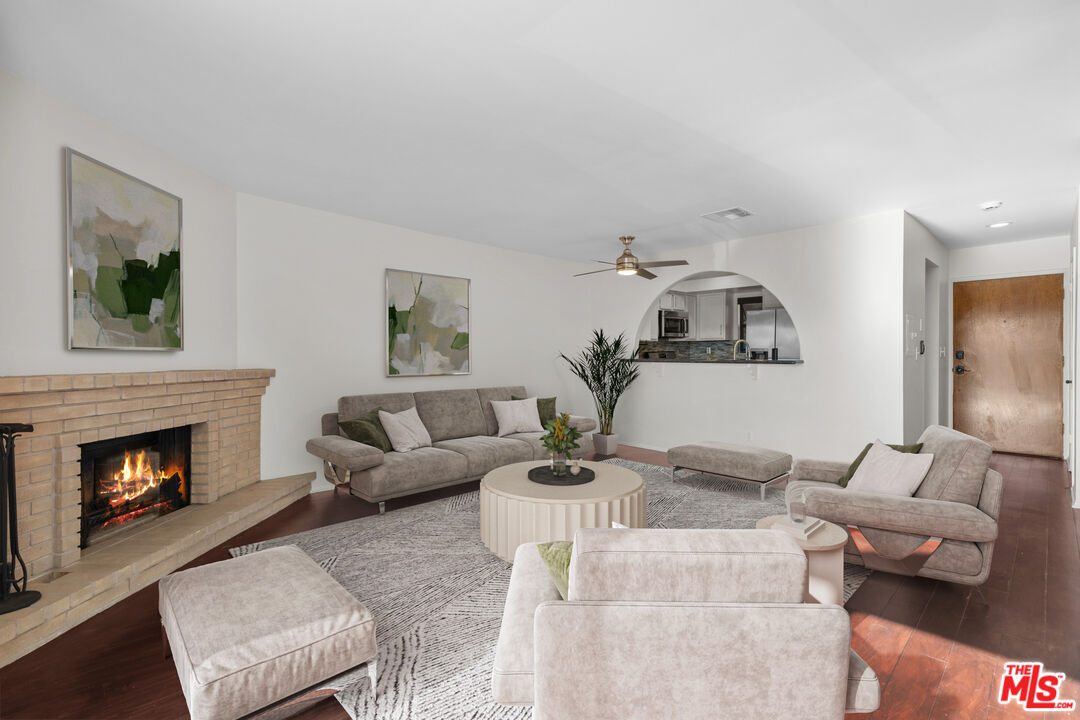 2480 Penmar Ave Unit: 2