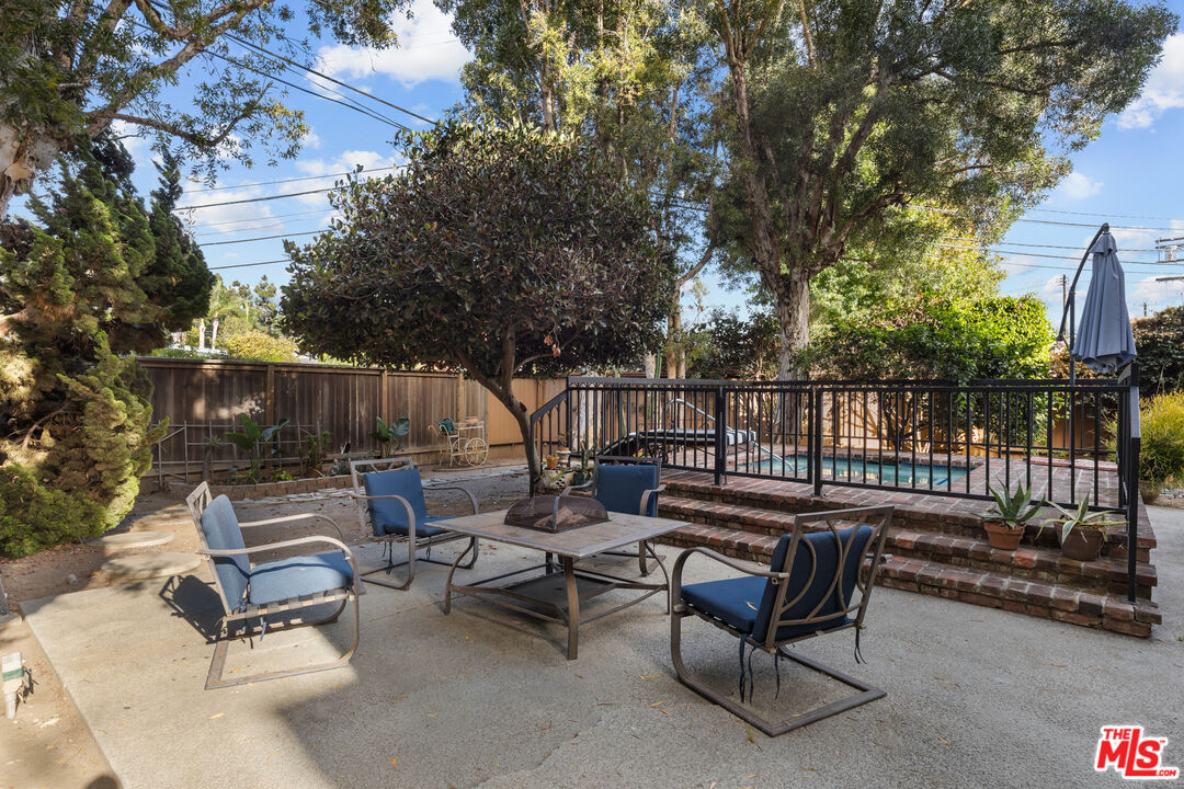 2480 Penmar Ave Unit: 2