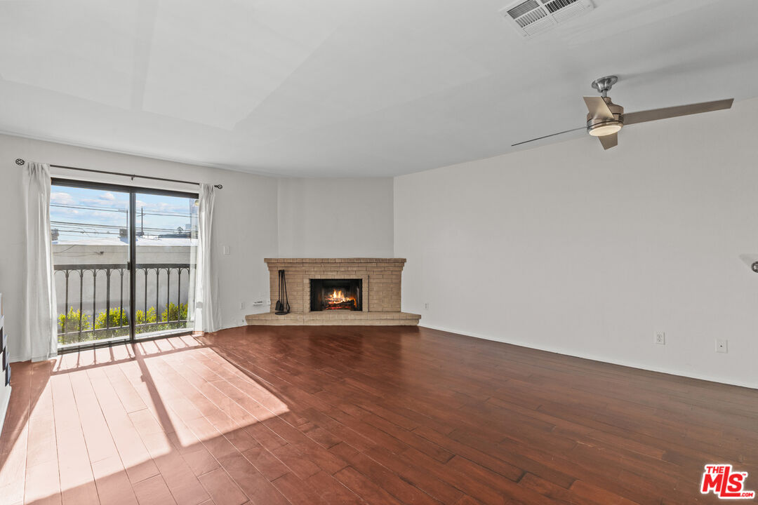 2480 Penmar Ave Unit: 2