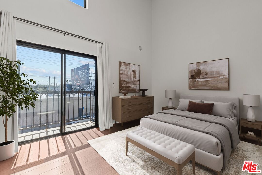 2480 Penmar Ave Unit: 2
