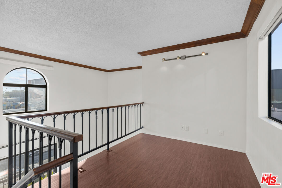2480 Penmar Ave Unit: 2