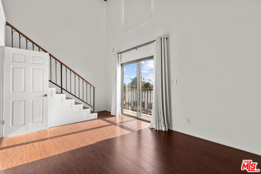 2480 Penmar Ave Unit: 2