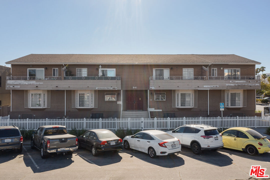 941 Elm Ave Unit: 11