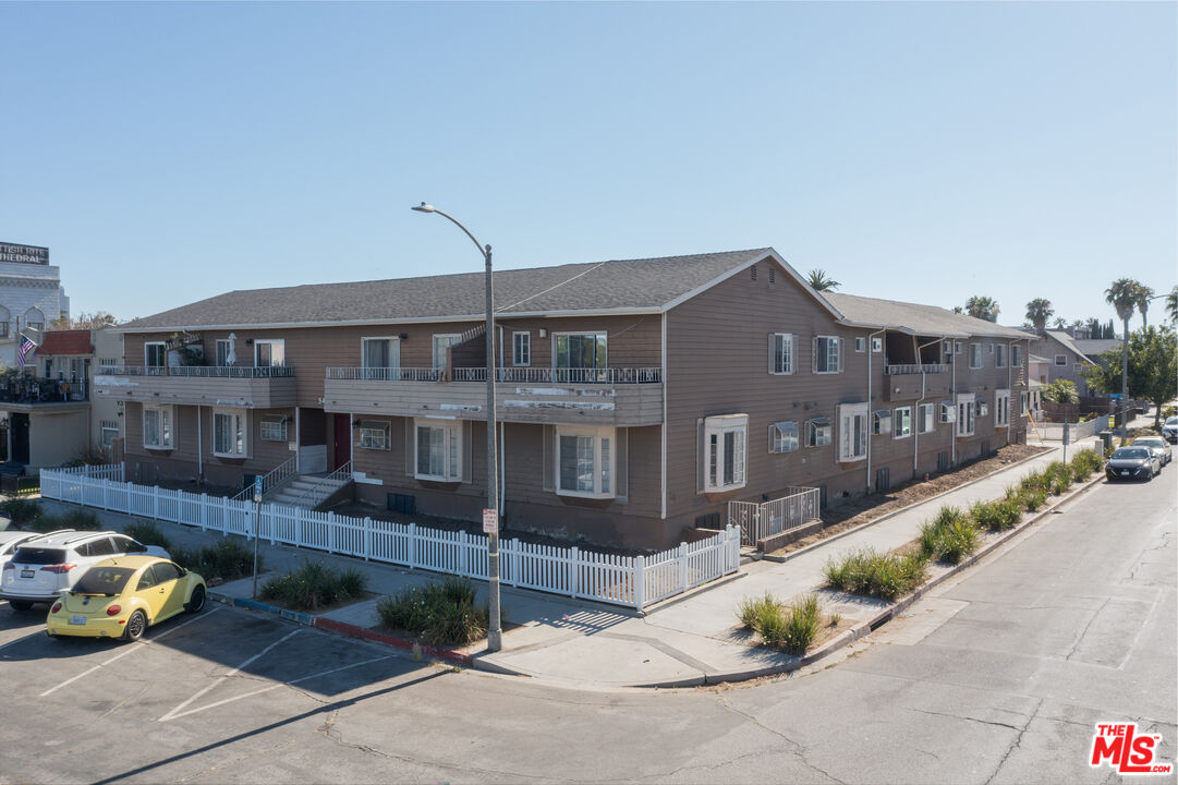 941 Elm Ave Unit: 11