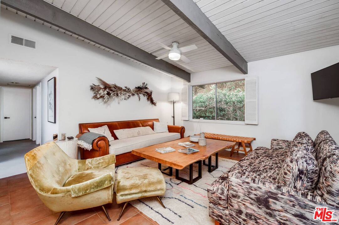 2436 Arbutus Dr