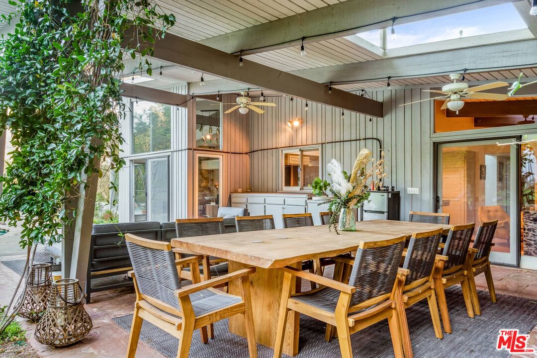 2436 Arbutus Dr
