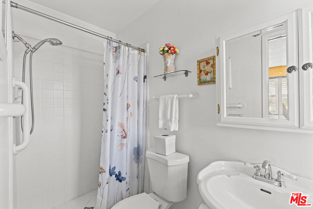 3620 Pacific Ave Unit: 2