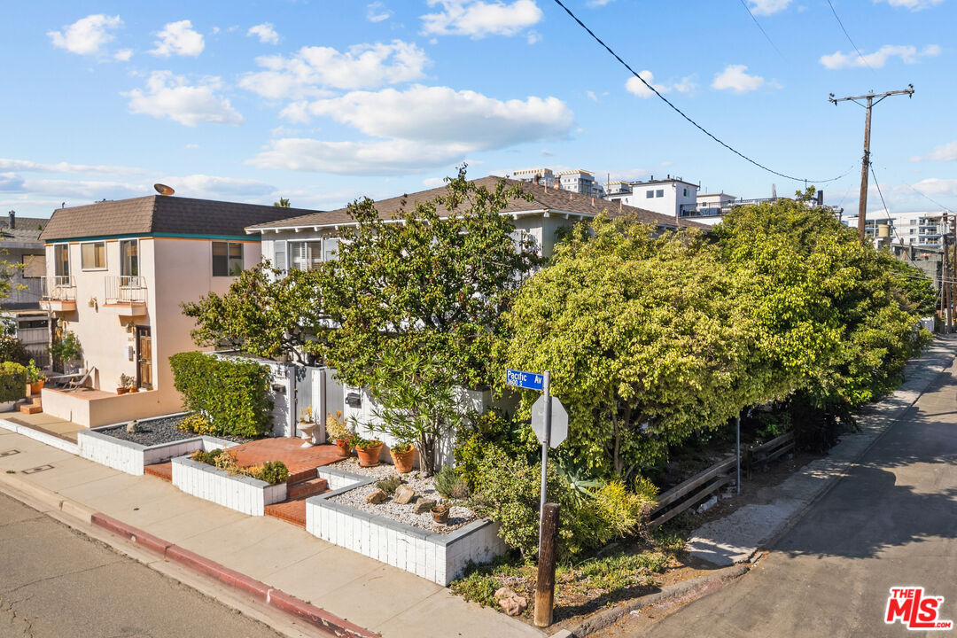 3620 Pacific Ave Unit: 2