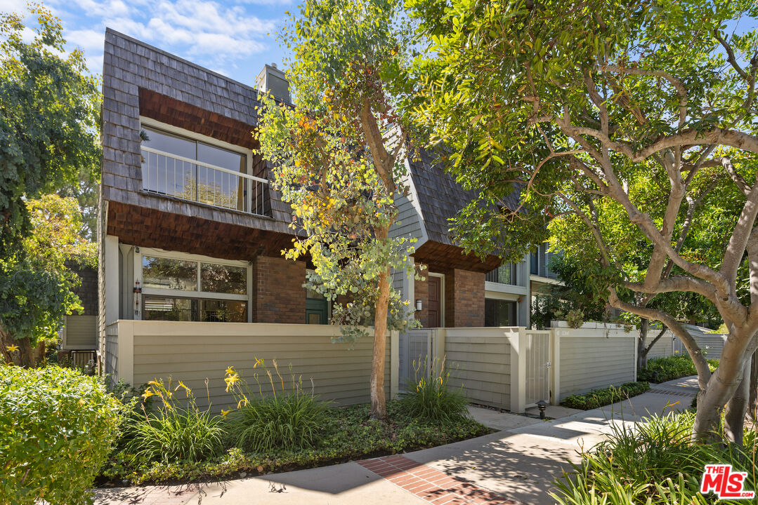 13360 Maxella Ave Unit: 11