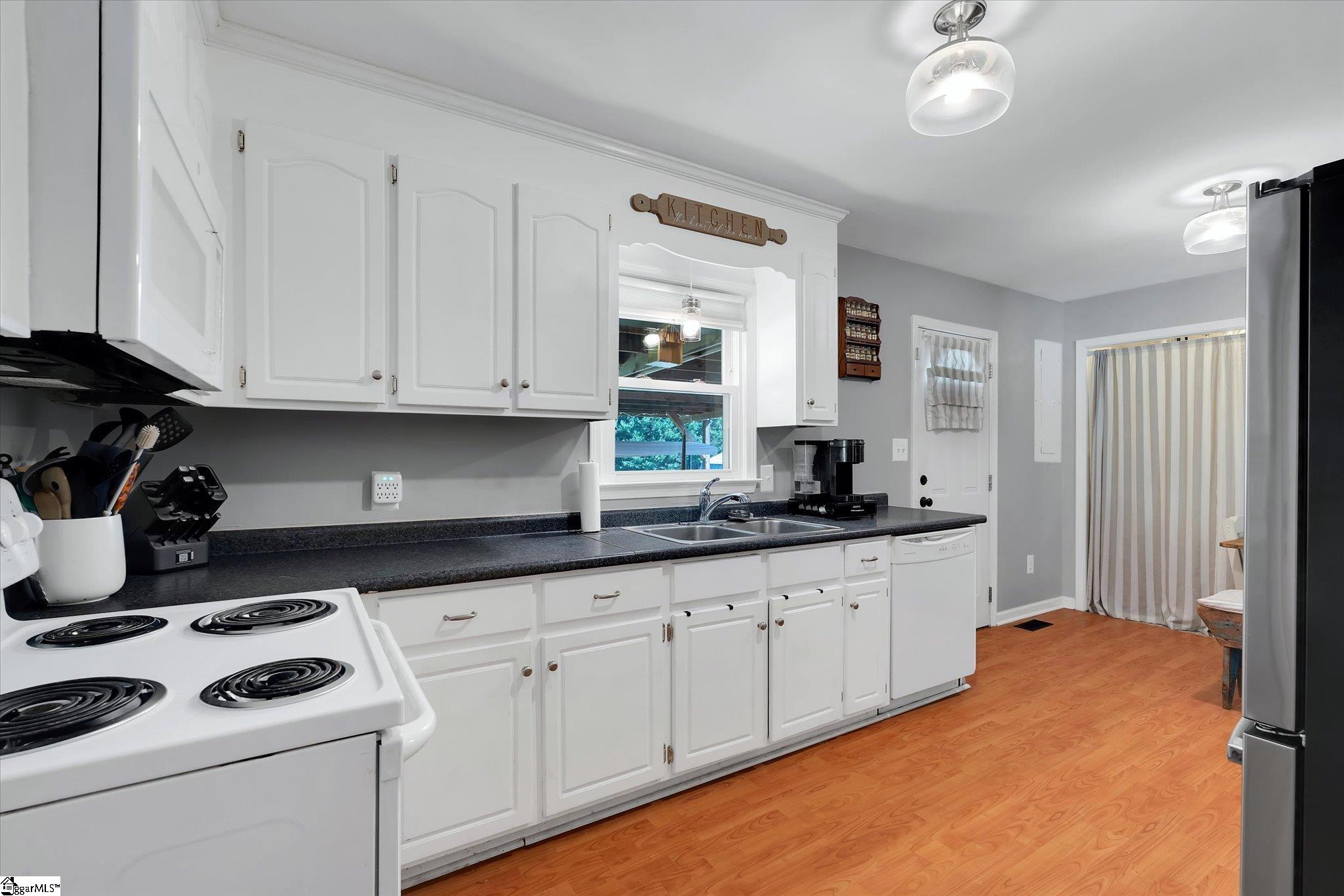 1208 Five Forks Road