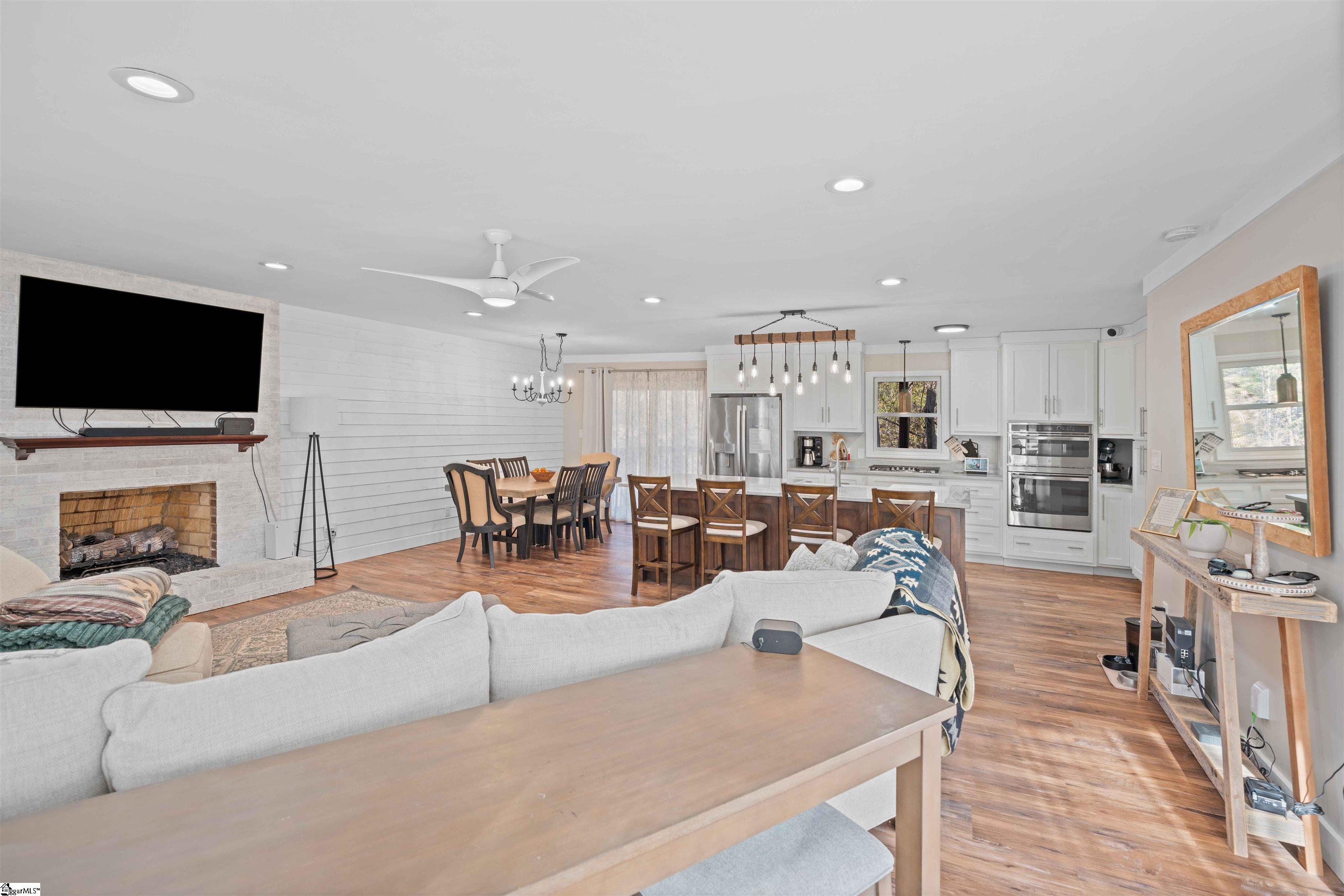 6417 Old Greenville Highway