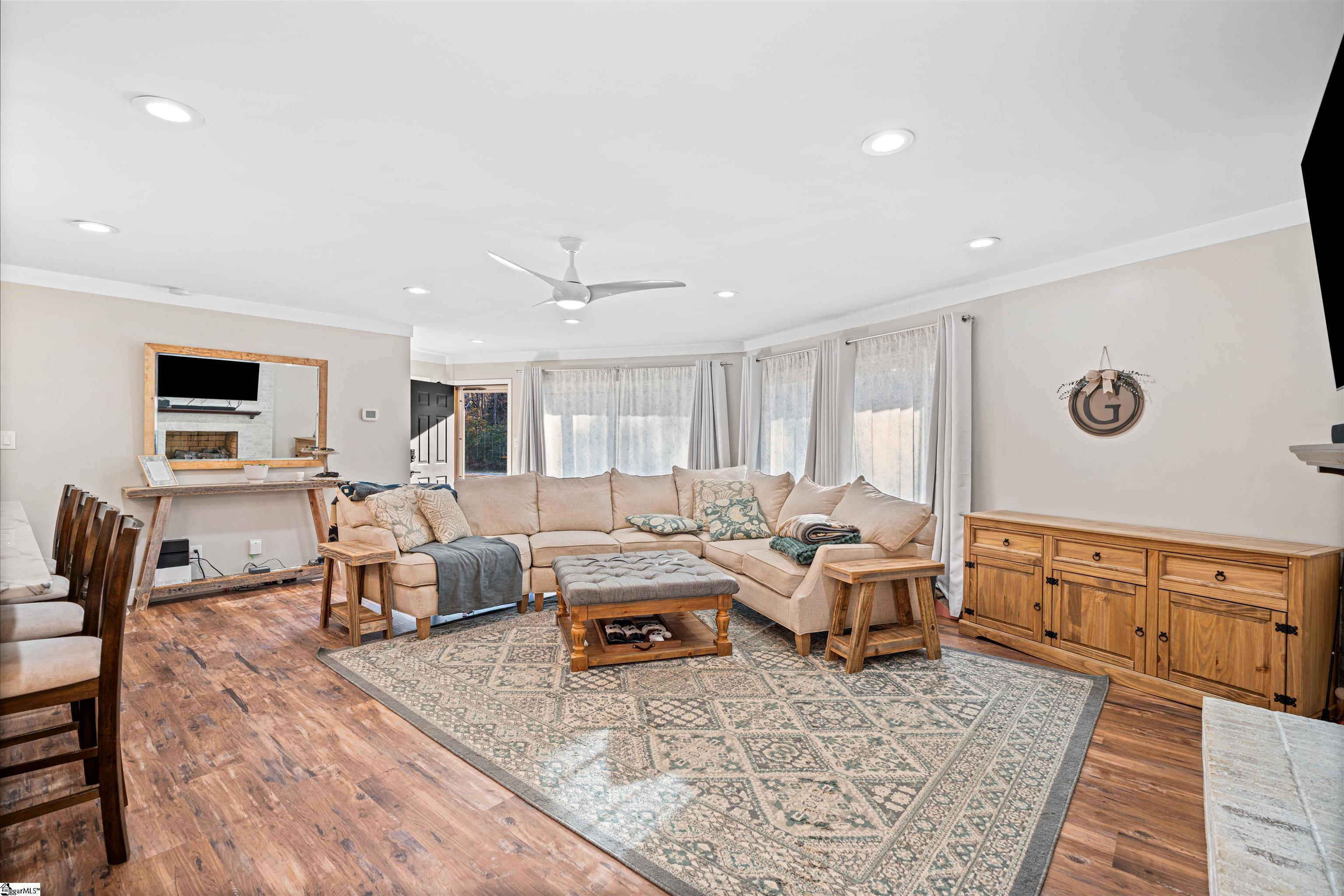 6417 Old Greenville Highway