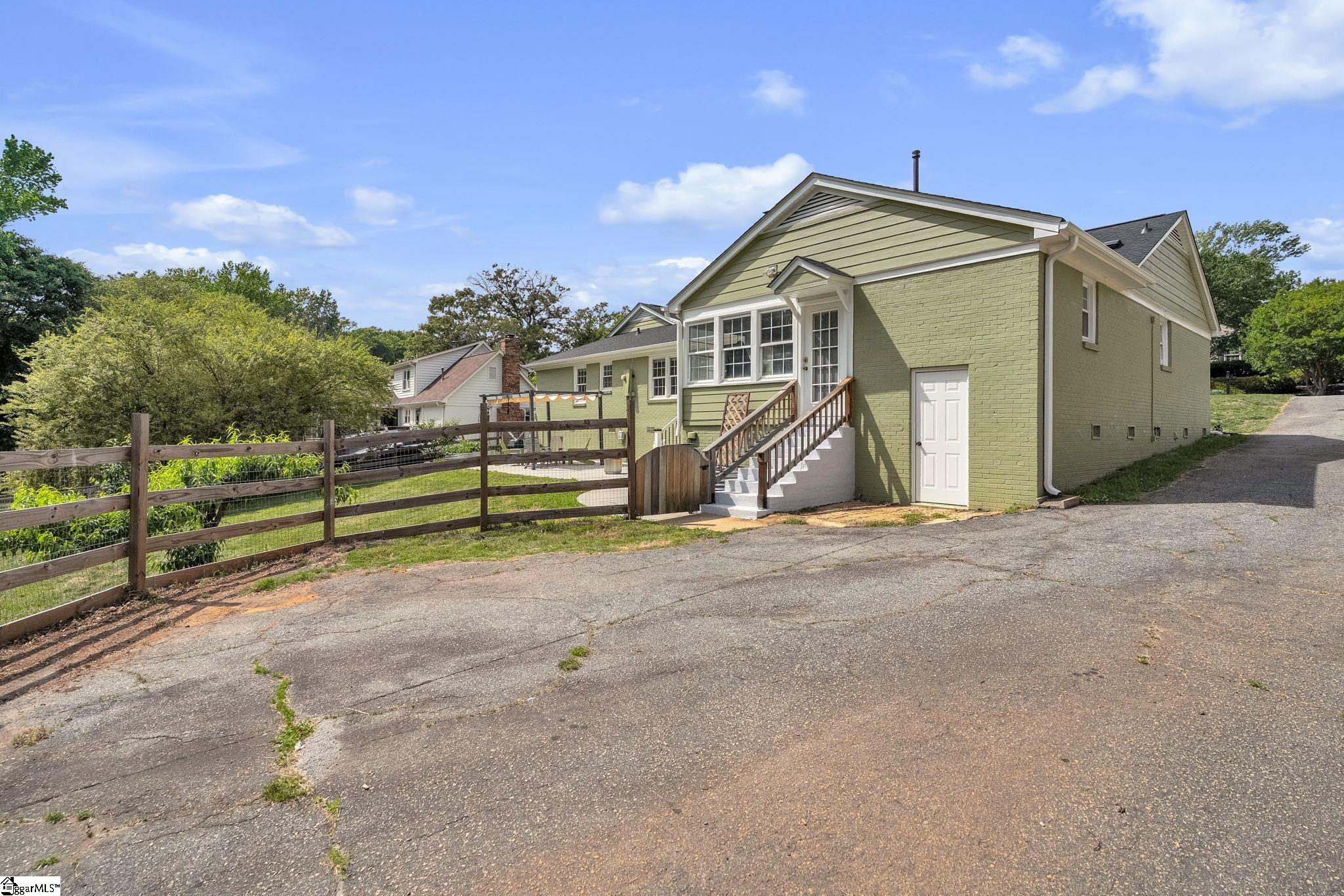 5016 Maplewood Drive