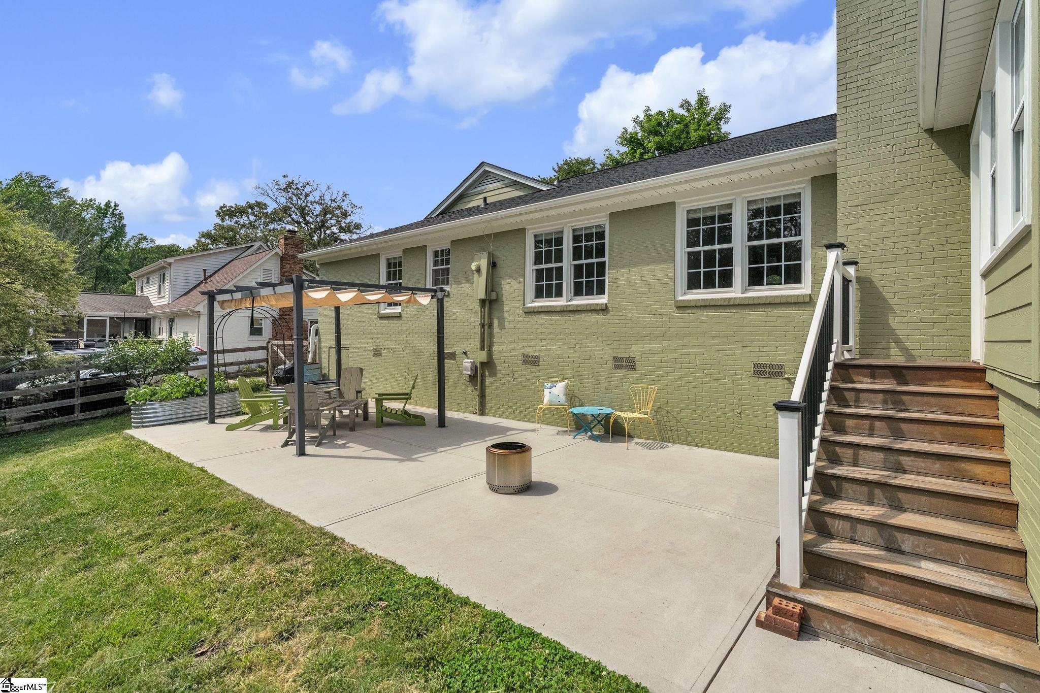 5016 Maplewood Drive