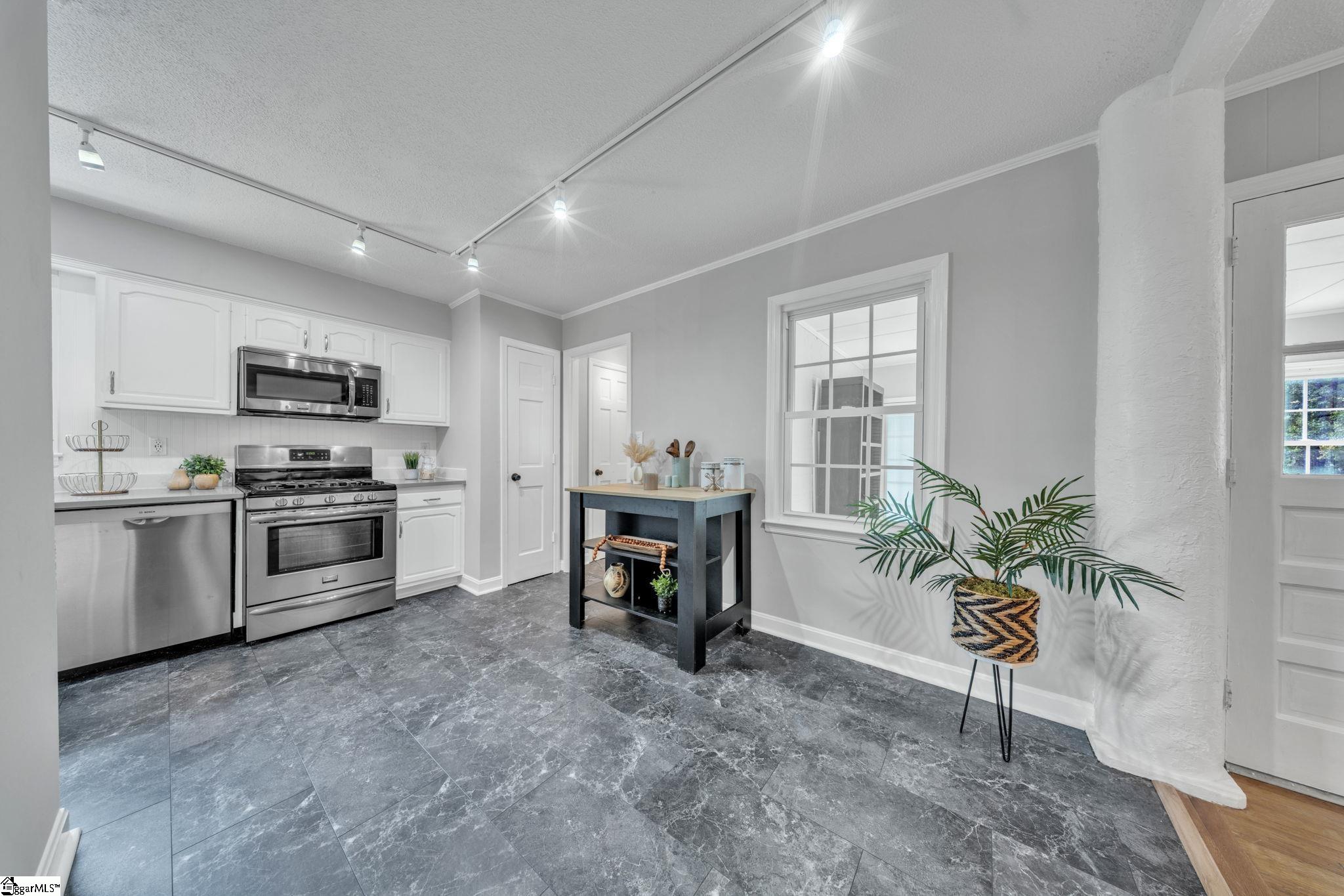 5016 Maplewood Drive