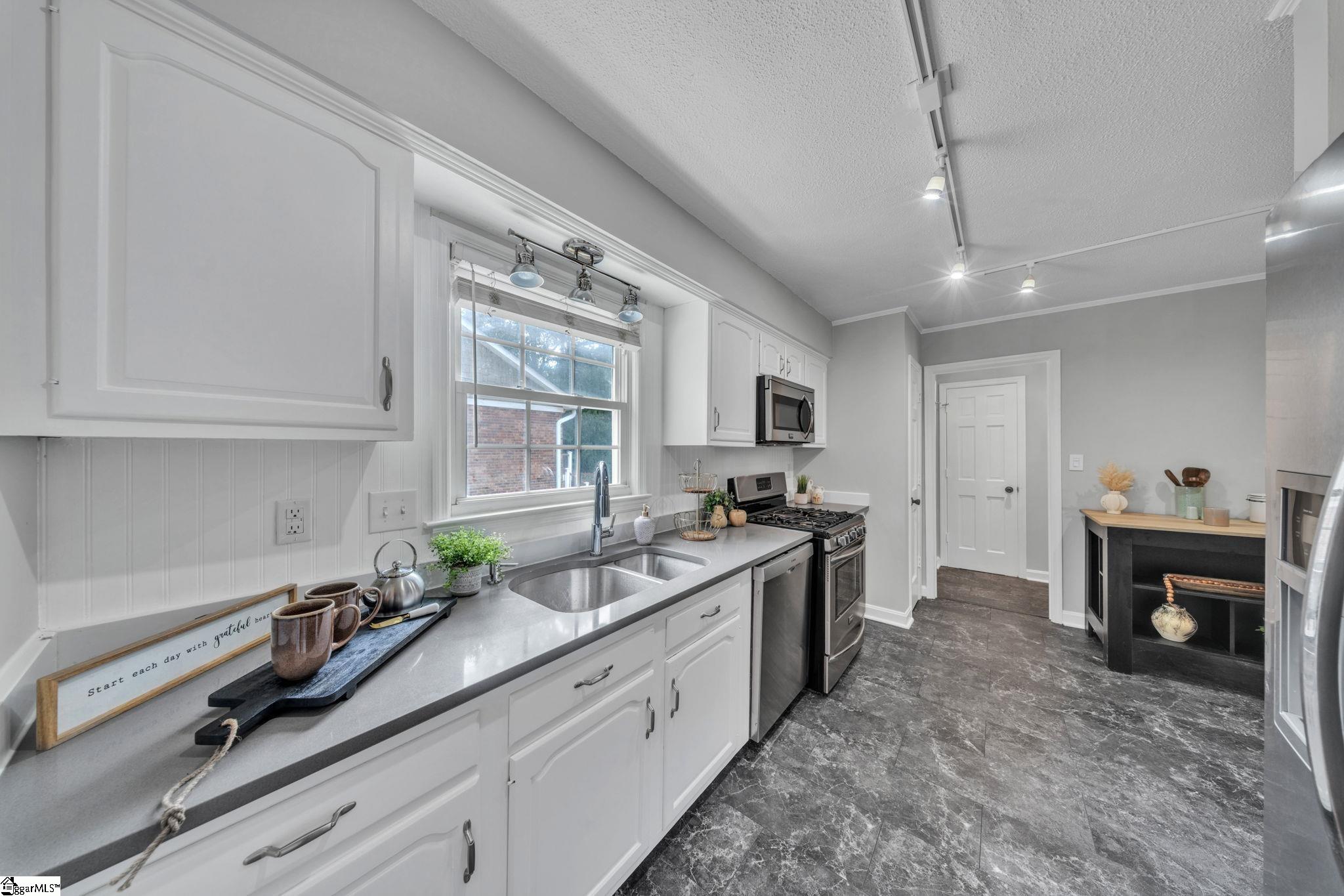 5016 Maplewood Drive