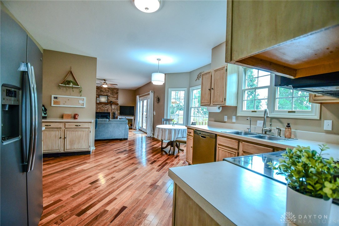 2928 Ramblingwood Lane