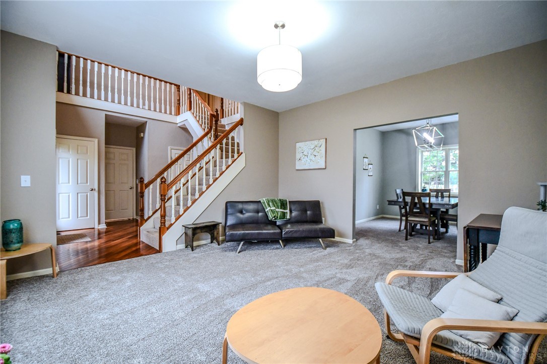 2928 Ramblingwood Lane