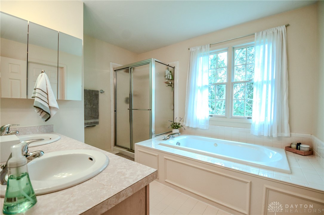 2928 Ramblingwood Lane