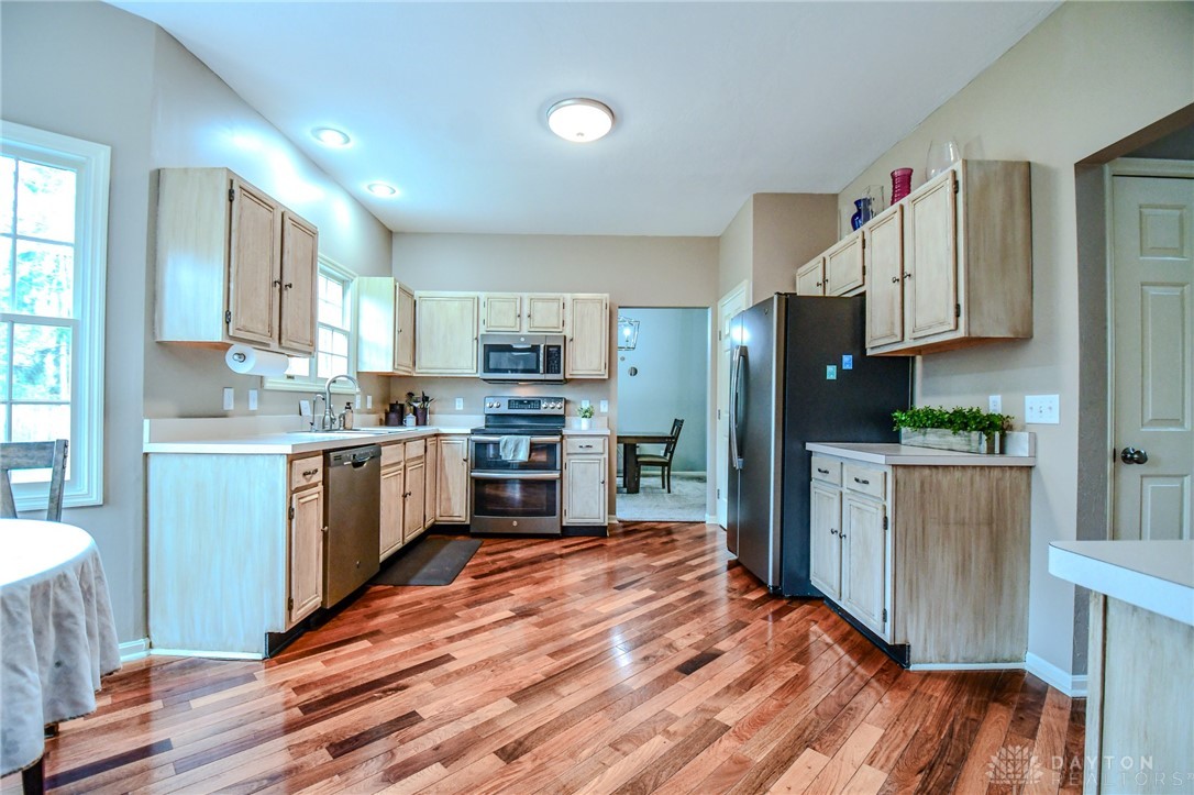 2928 Ramblingwood Lane