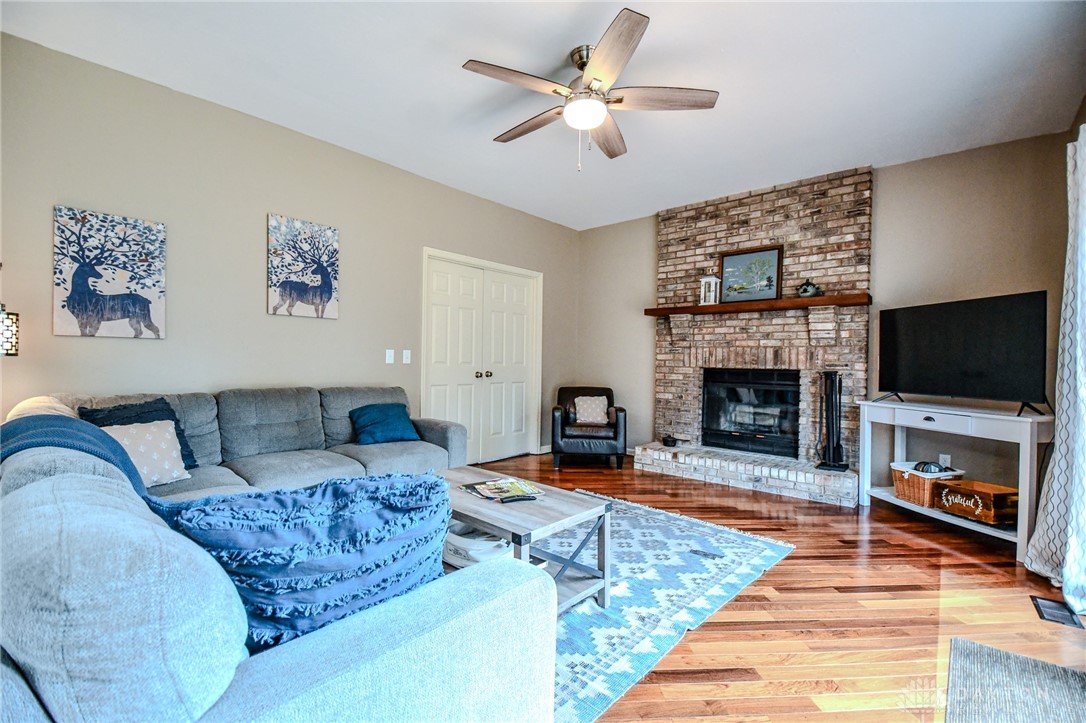 2928 Ramblingwood Lane