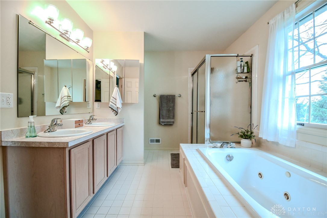 2928 Ramblingwood Lane