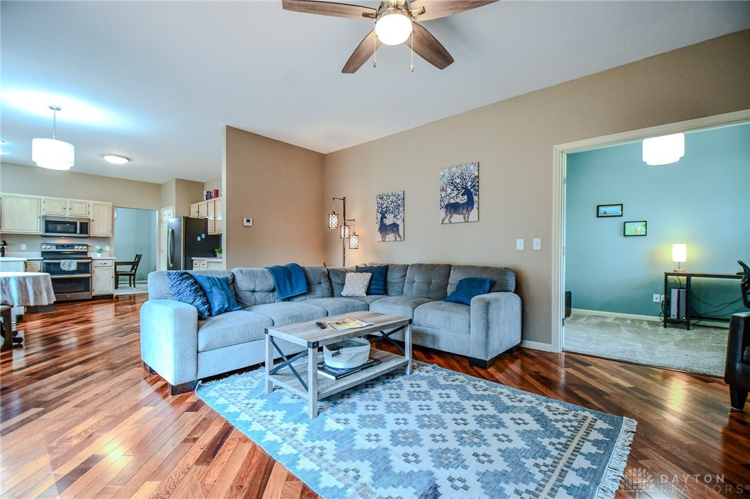 2928 Ramblingwood Lane