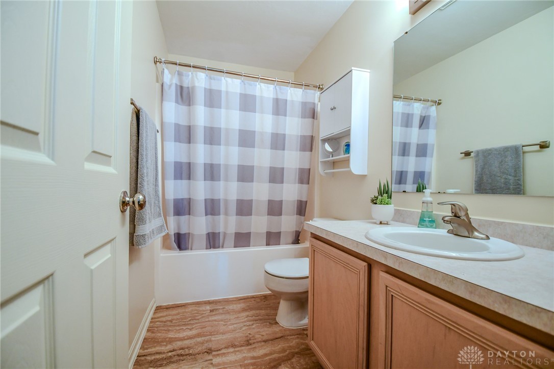 2928 Ramblingwood Lane