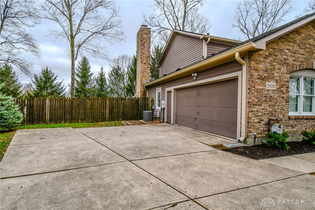 2928 Ramblingwood Lane