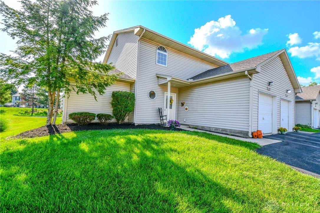 9689 Creek Lane