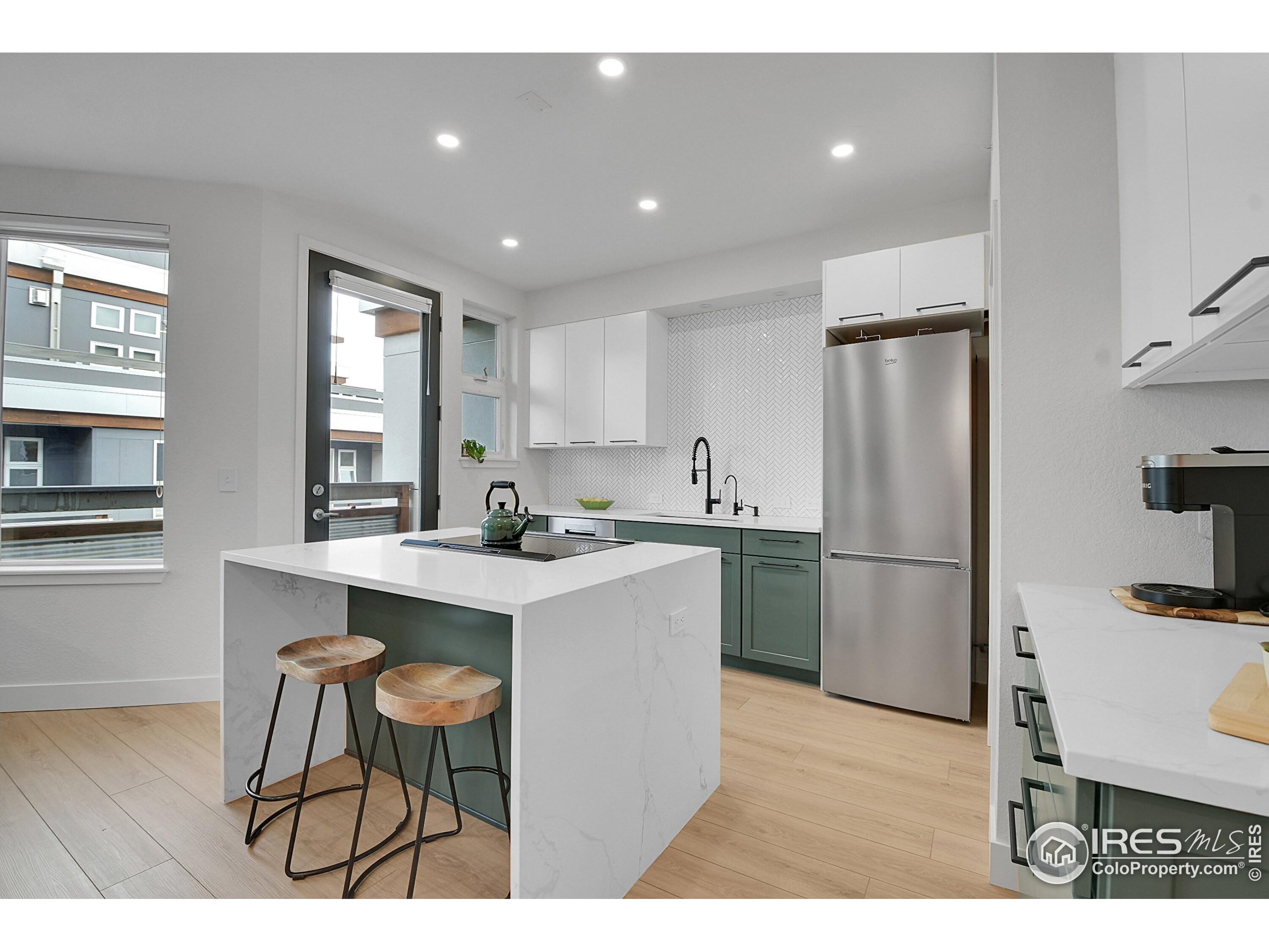 2810 E College Ave 305