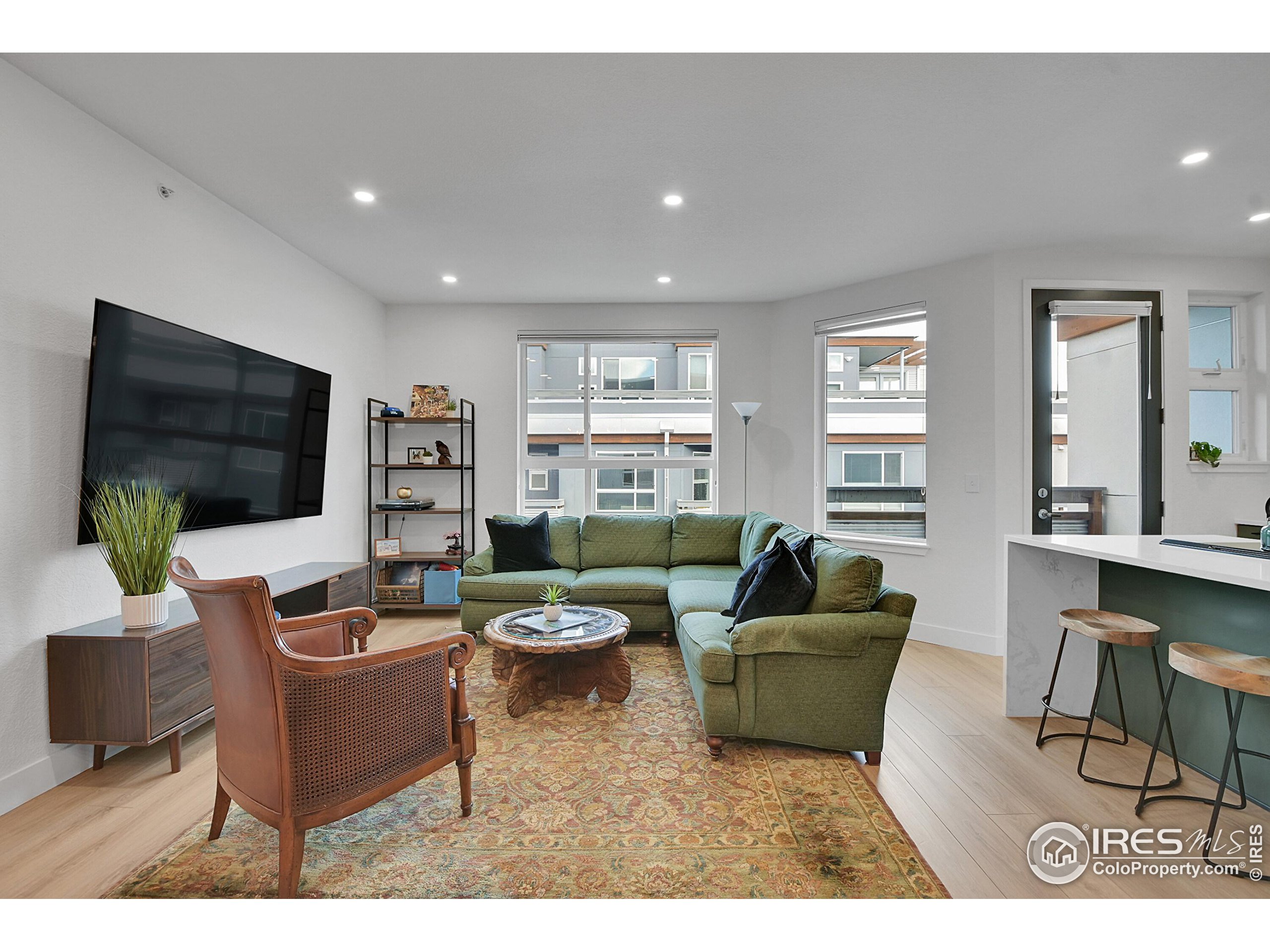 2810 E College Ave 305