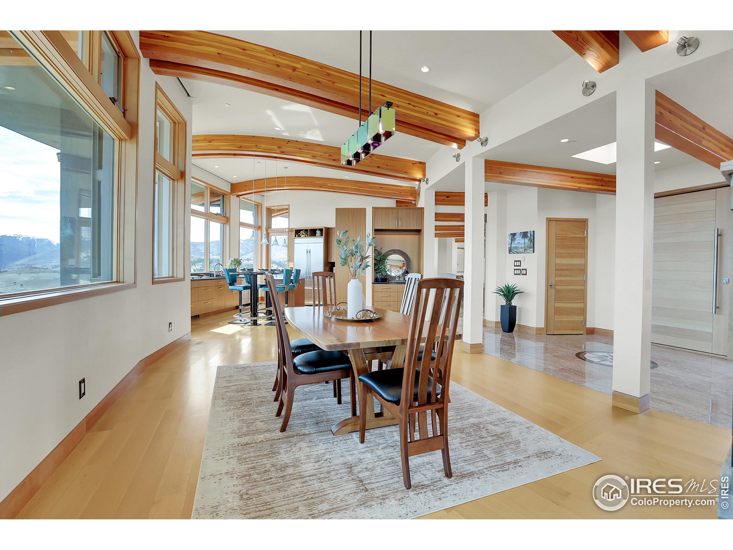 4604 Sunshine Canyon Dr