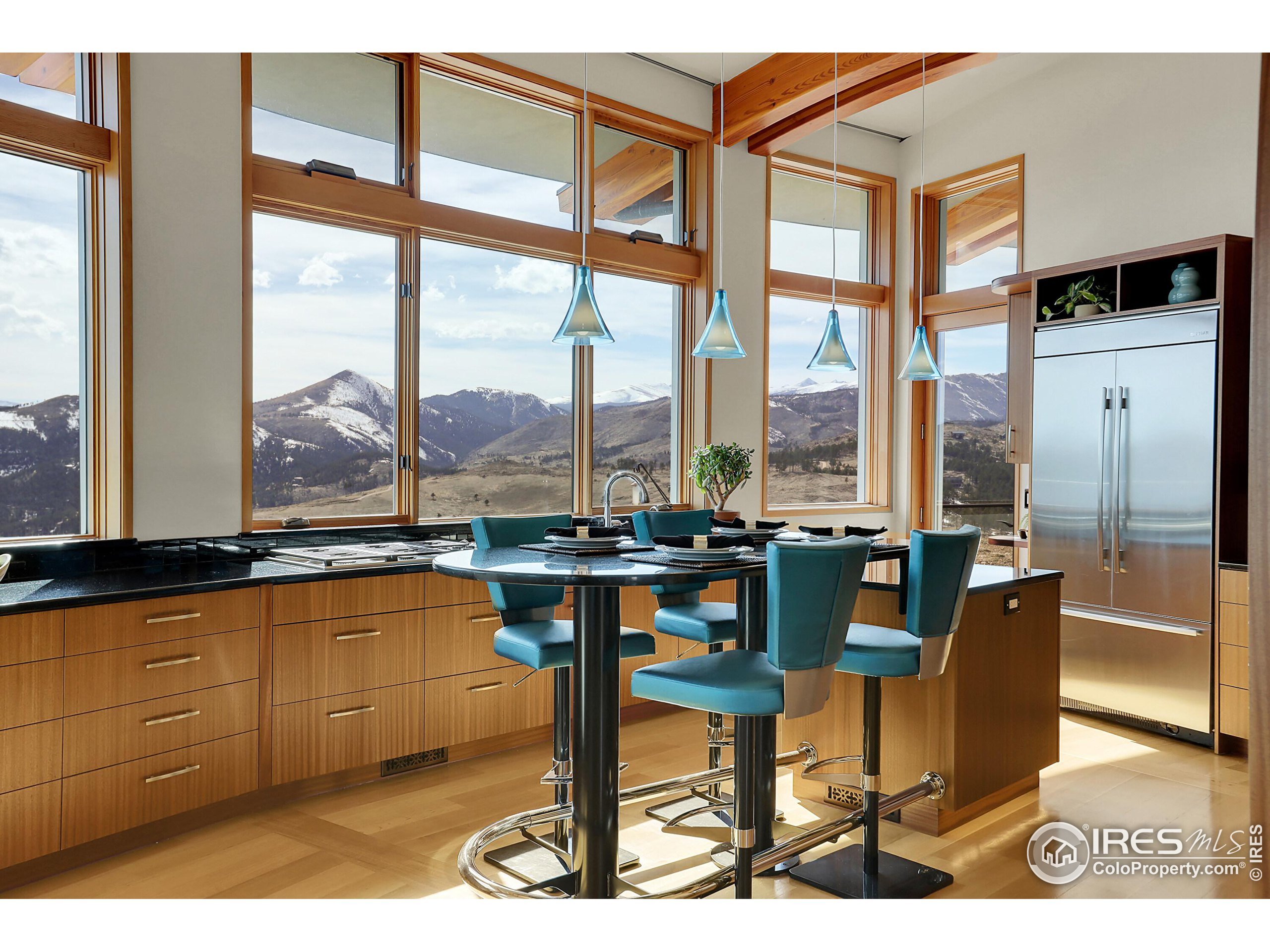 4604 Sunshine Canyon Dr