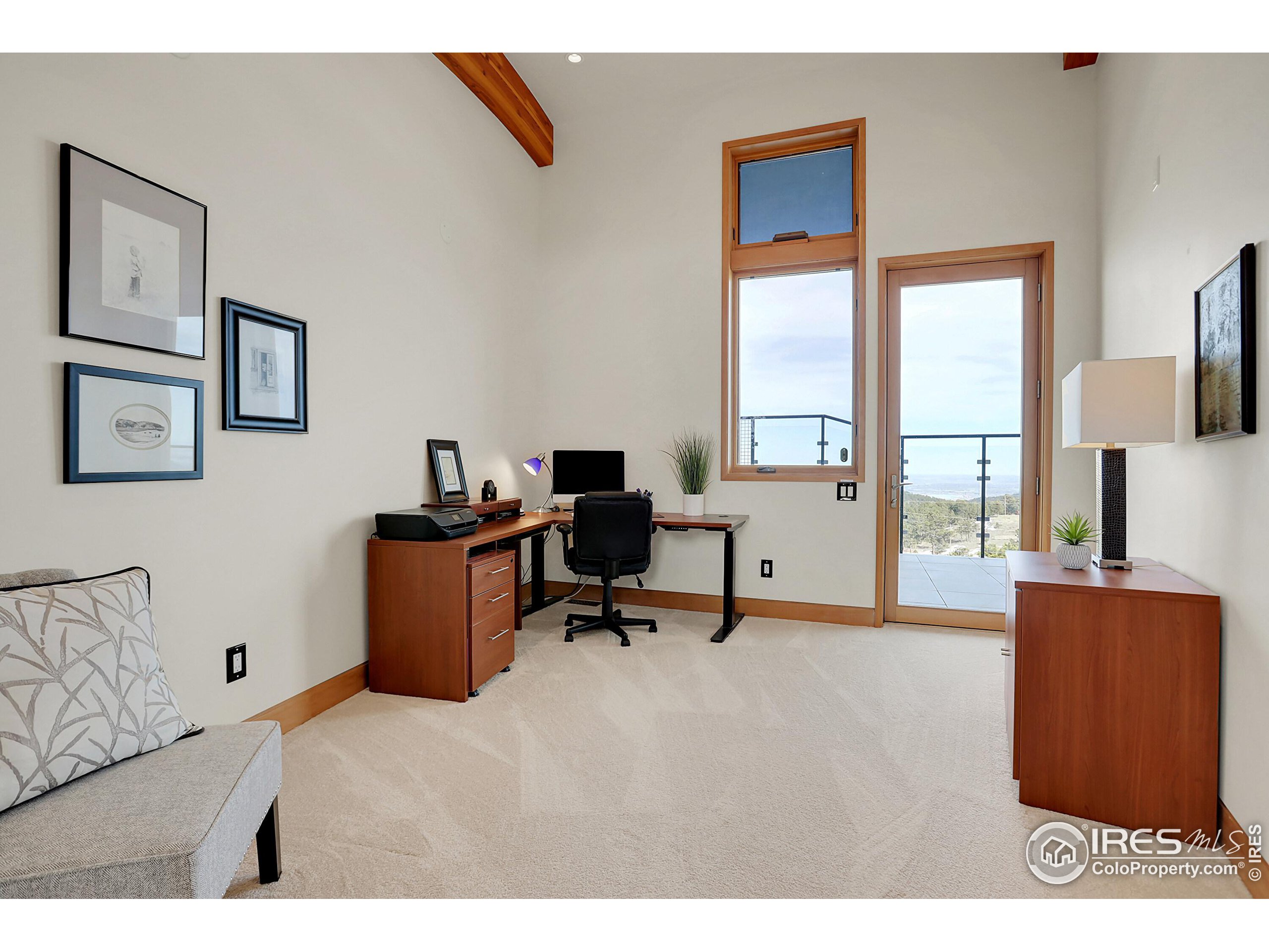 4604 Sunshine Canyon Dr