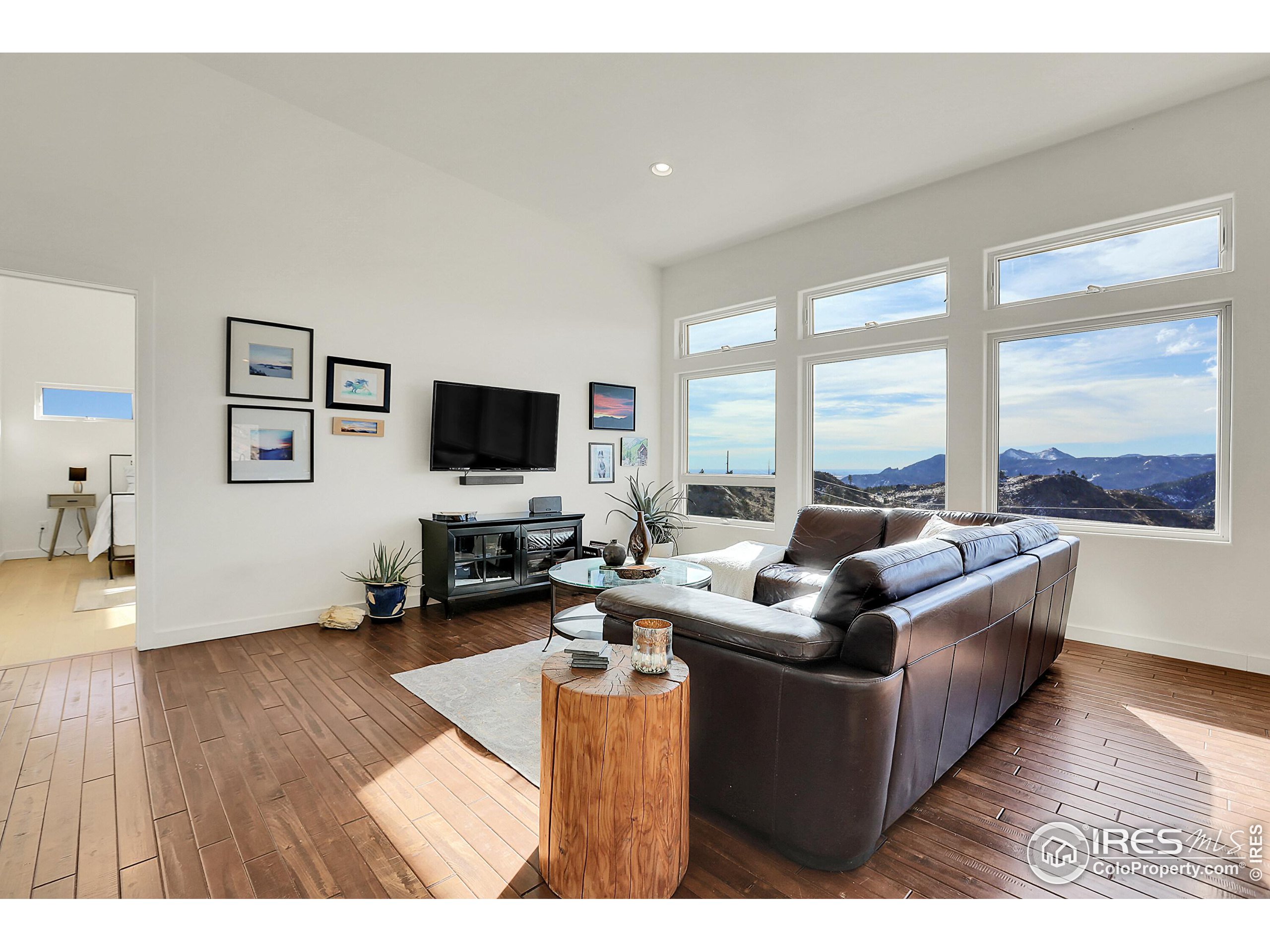 6191 Sunshine Canyon Dr