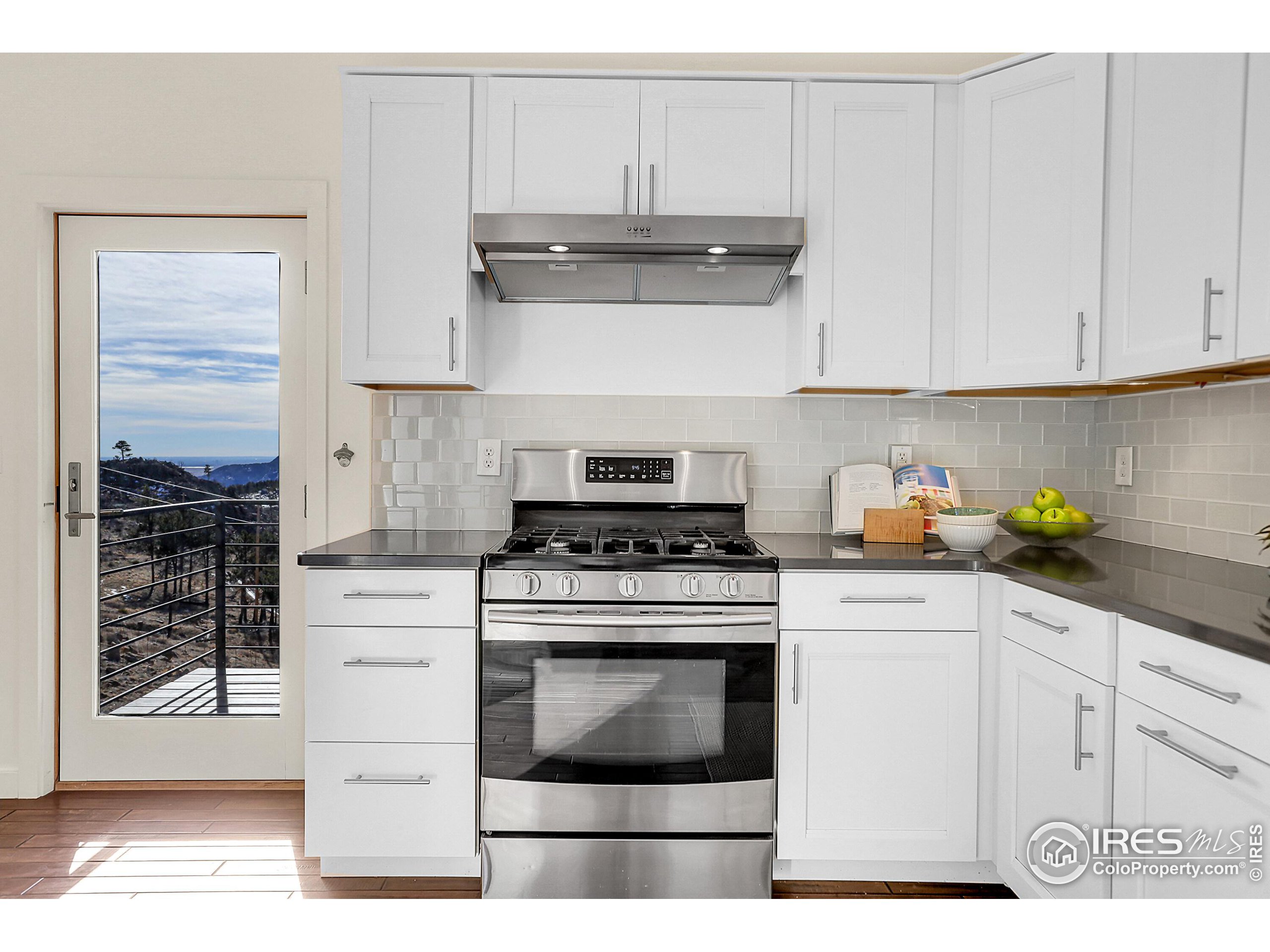 6191 Sunshine Canyon Dr