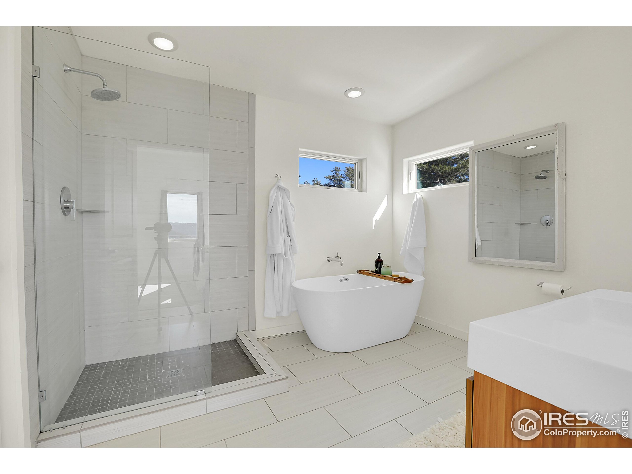 6191 Sunshine Canyon Dr