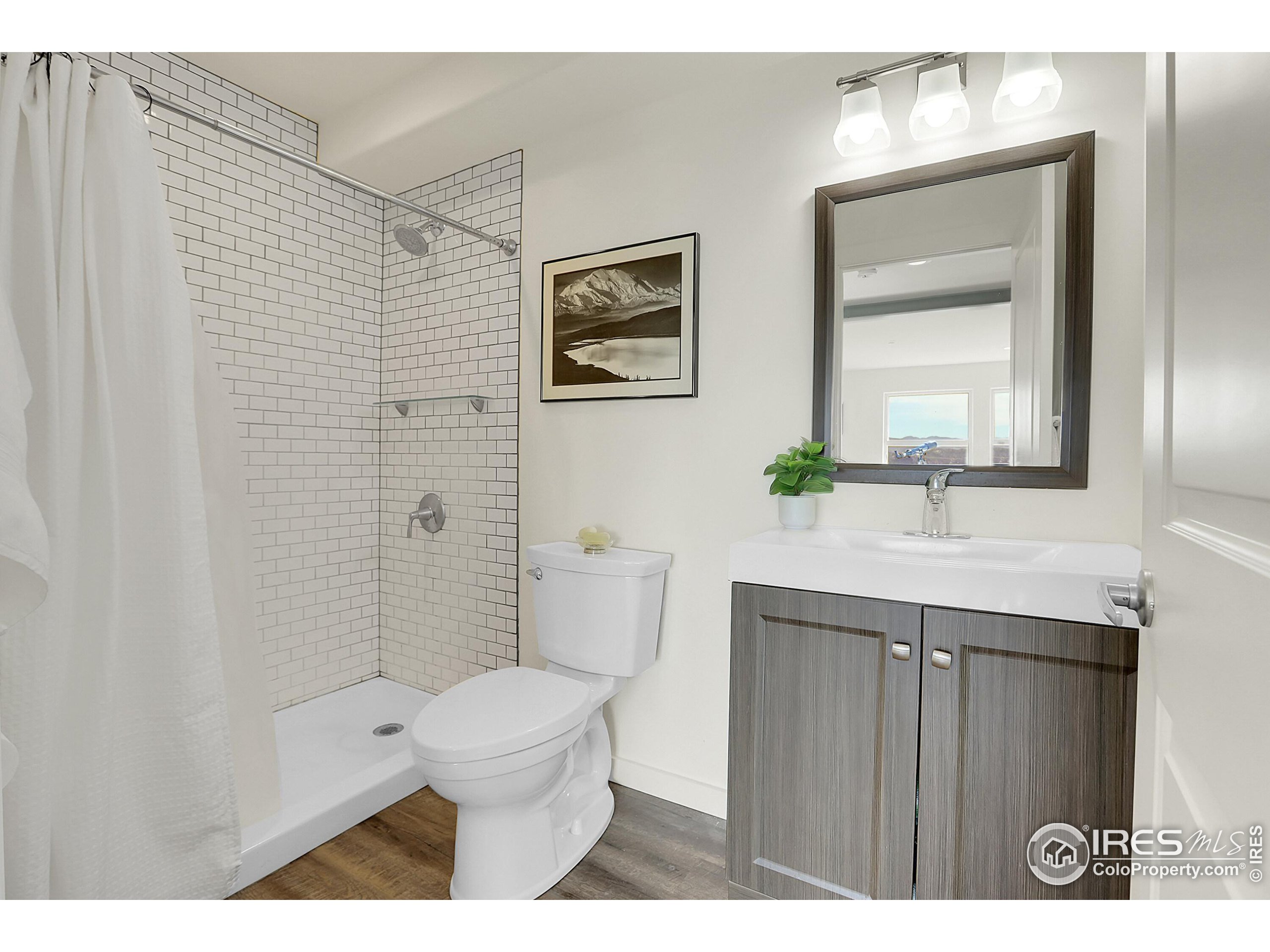 6191 Sunshine Canyon Dr