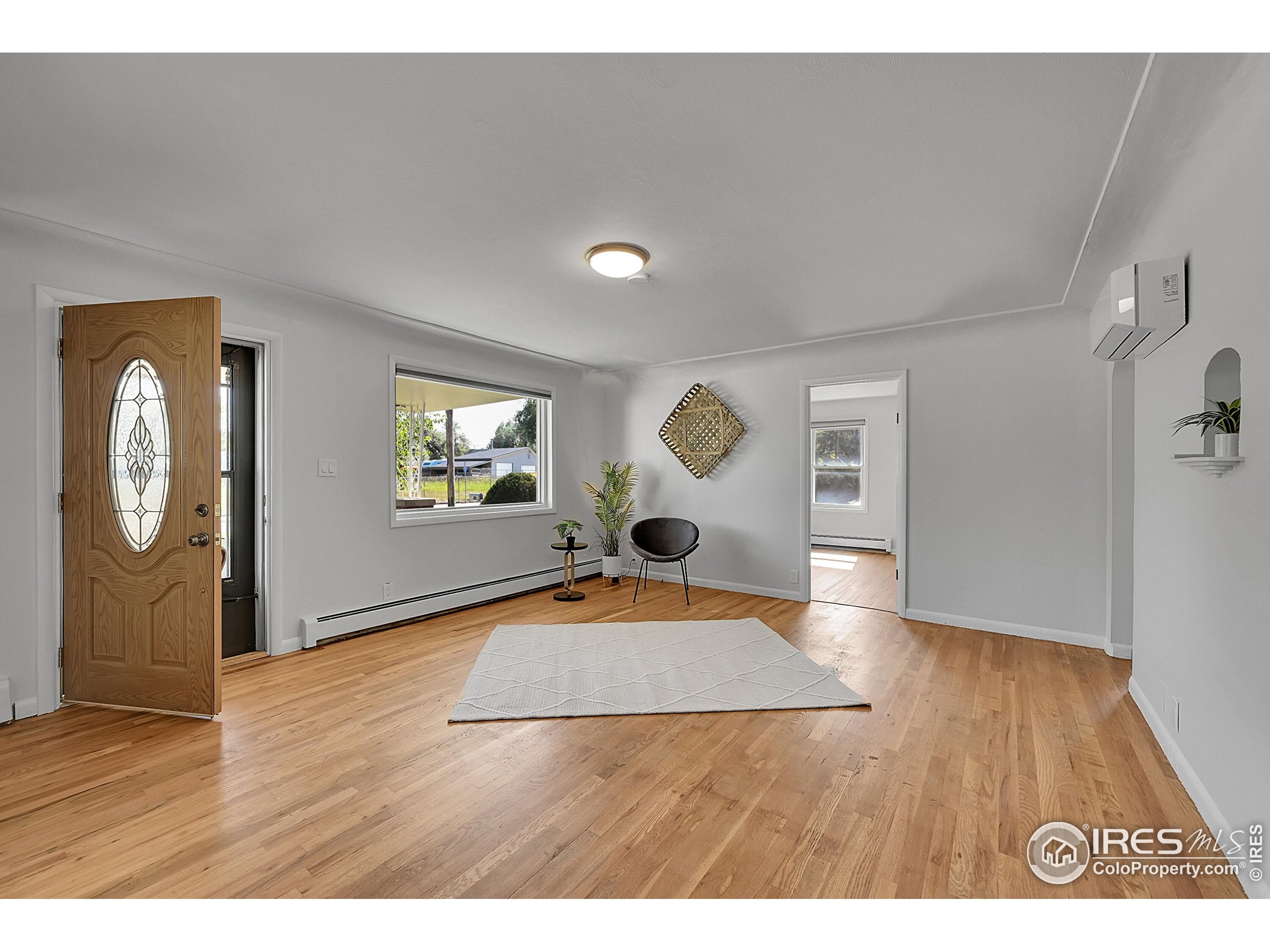 707 E Emma St