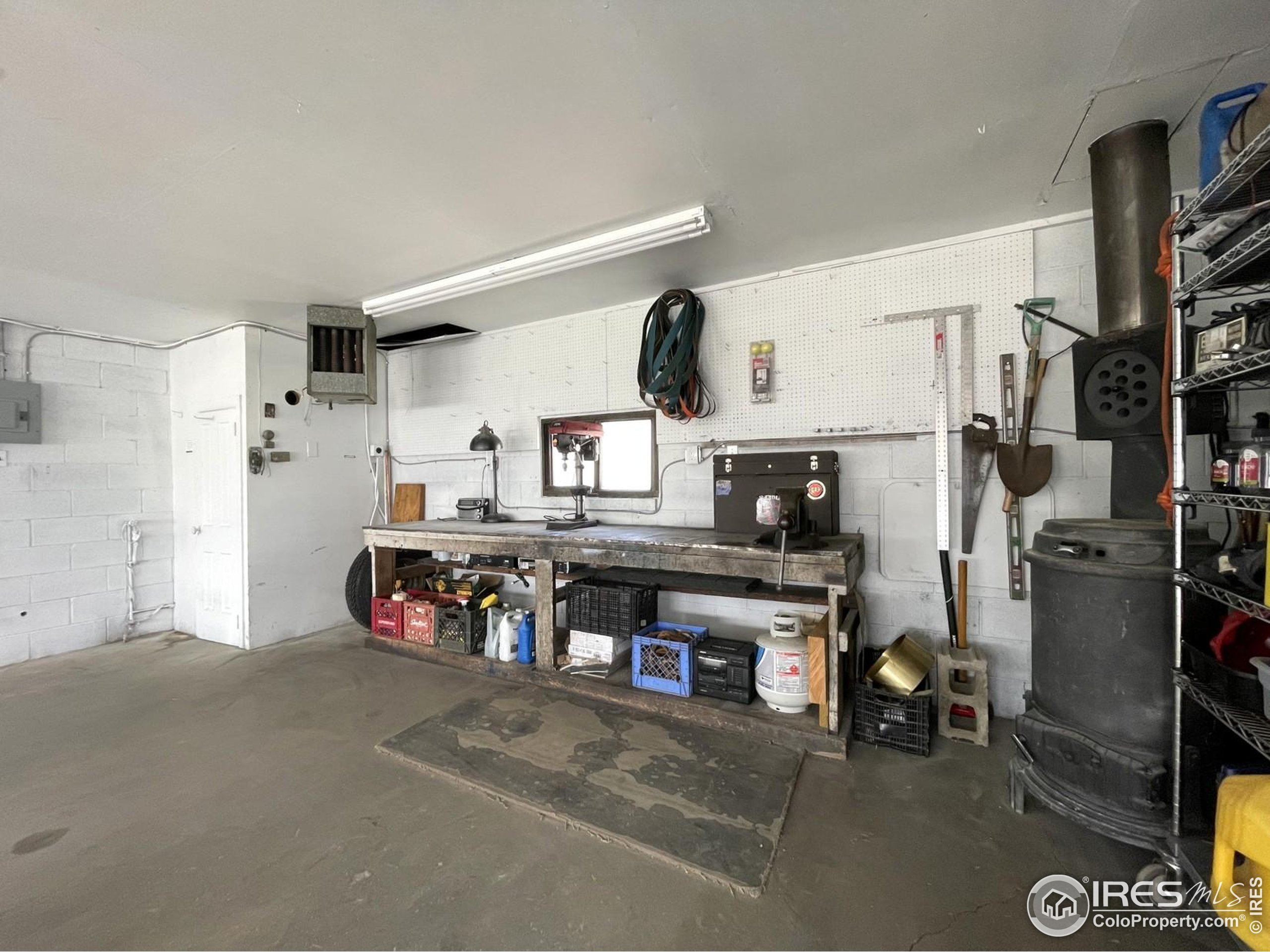 707 E Emma St