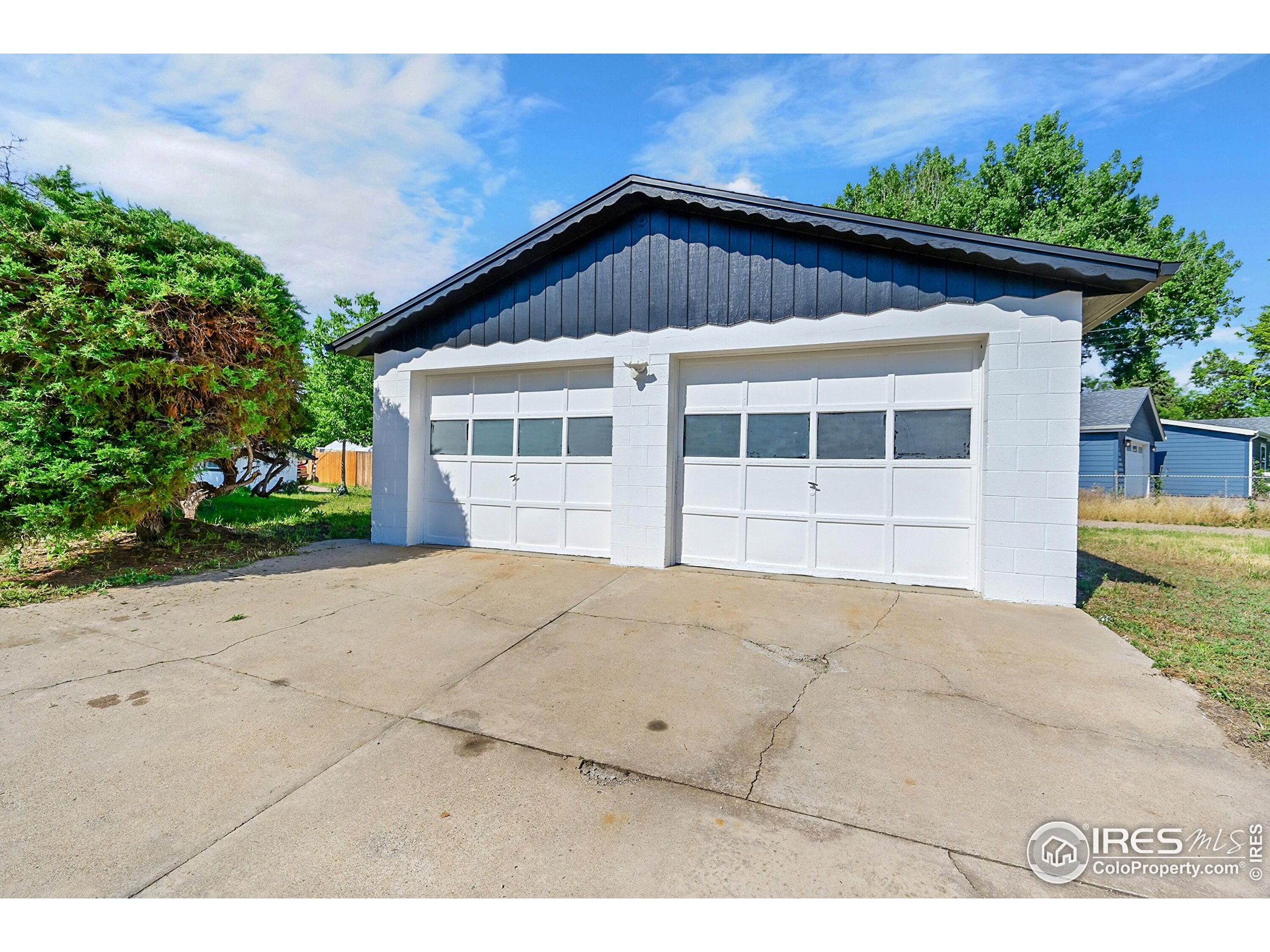 707 E Emma St